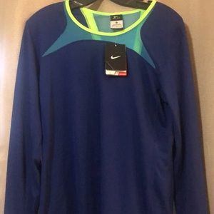 NWT Nike Medium Dri-fit long sleeved top